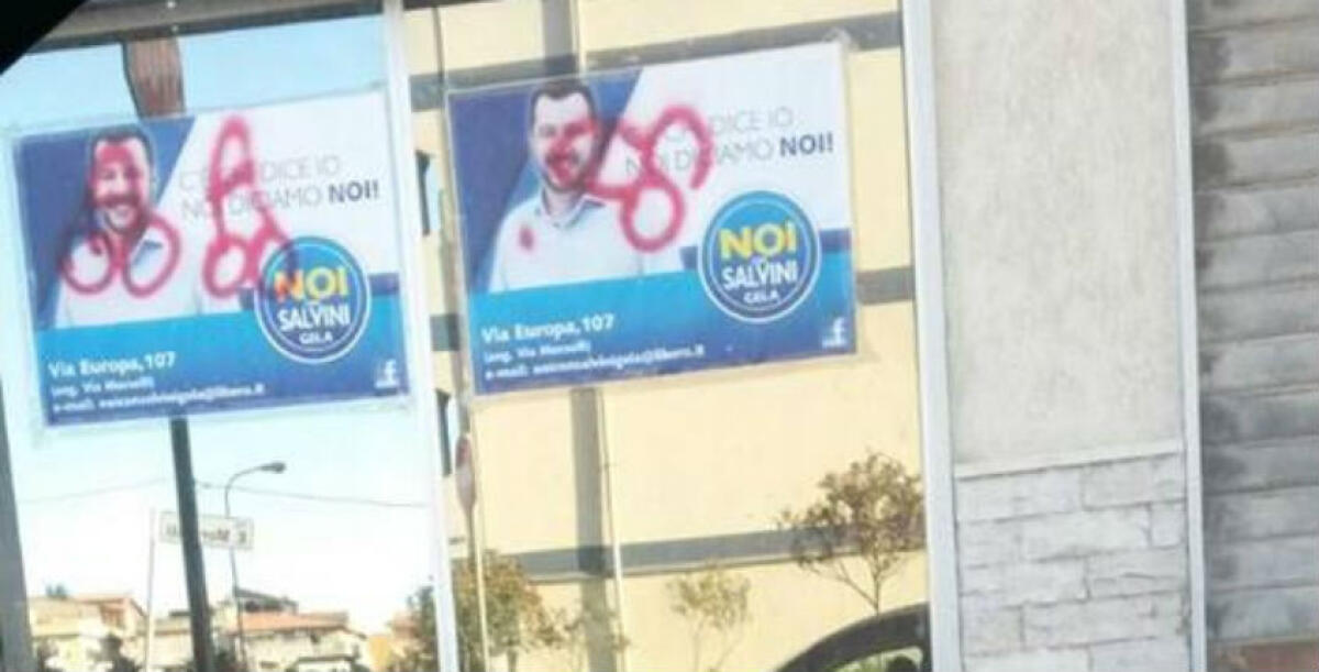 Presa di mira la sede di "Noi con Salvini", imbrattati i manifesti del leader leghista - 