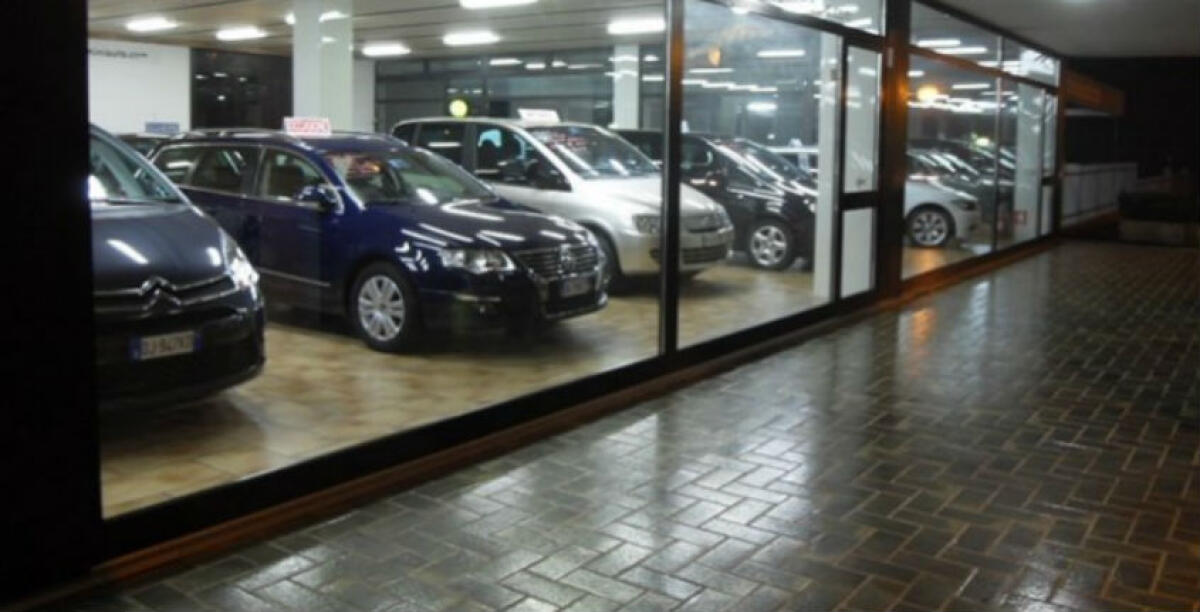 Usura e assegni scoperti per le auto, scattano sei arresti nell'ennese: truffato il gruppo Lucauto - 