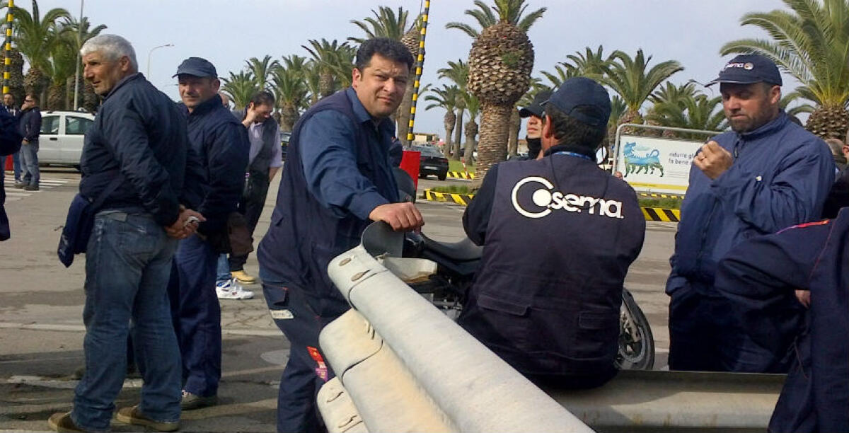 Lo smantellamento alla diga foranea Eni, partono i lavori: c'è tensione tra sindacati e aziende -