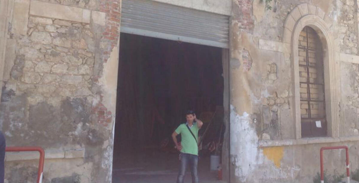 L'ex deposito diventerà un centro d'aggregazione: partono i lavori a pochi passi dal lungomare Federico II - 