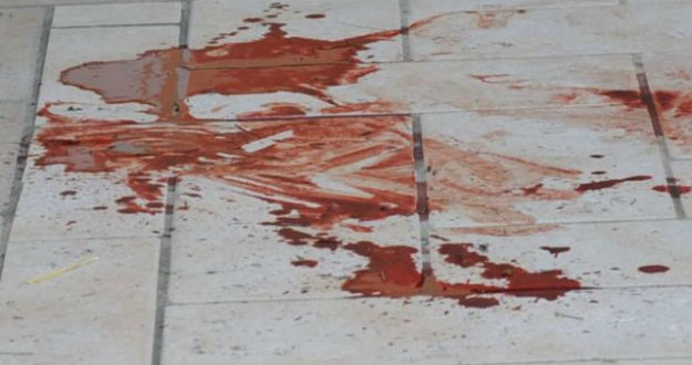 sangue-pavimento.jpg
