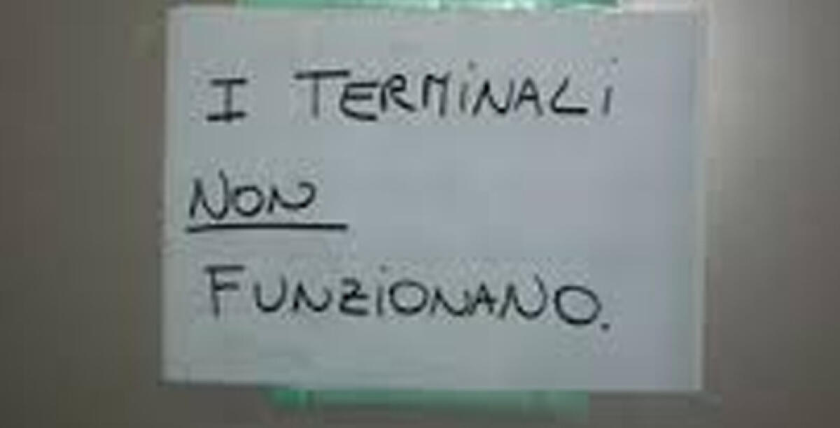 Computer in tilt e in ospedale i medici rispolverano i registri a mano, maggiori disagi al Pronto soccorso - 
