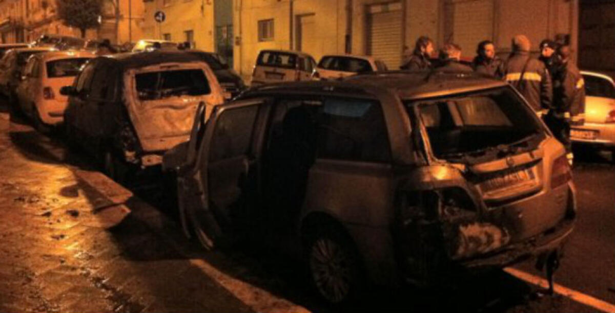 Distrutta la Lancia Musa di un pensionato in via Sabatelli, l'auto era utilizzata dalla figlia - 