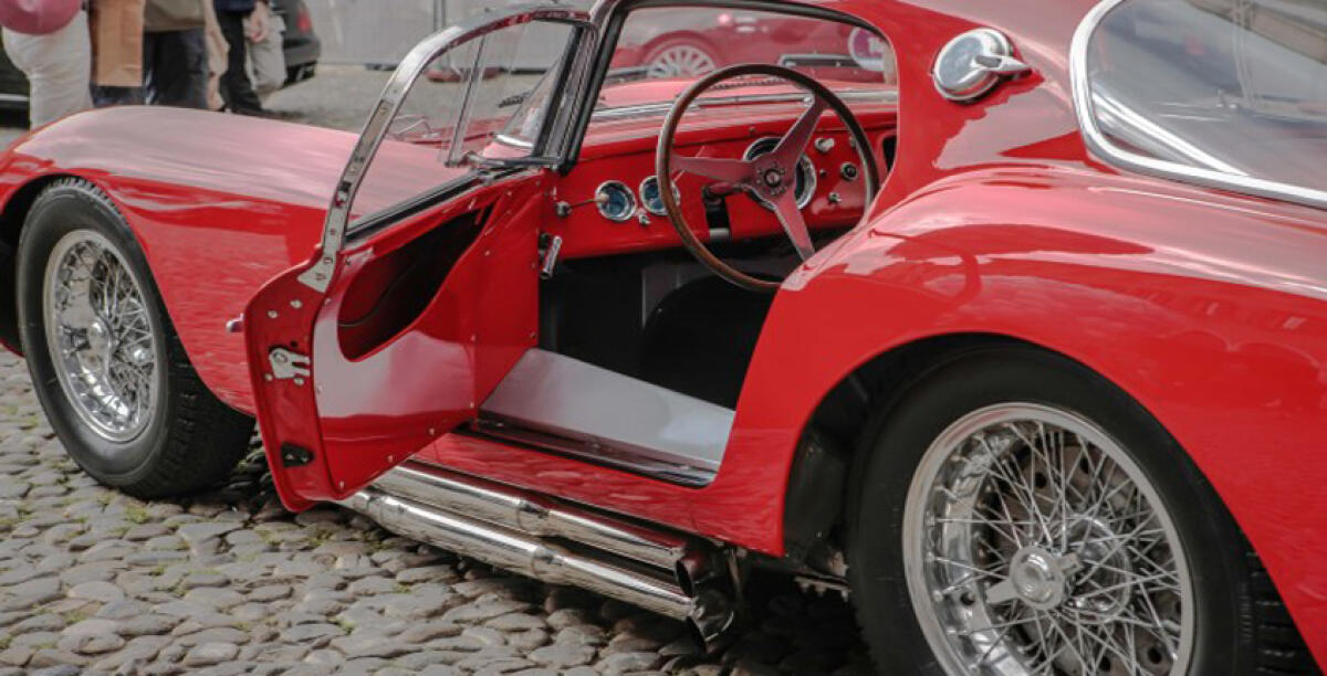 Motori in C'Entro... , in corso Vittorio Emanuele il raduno di auto e moto d'epoca - 