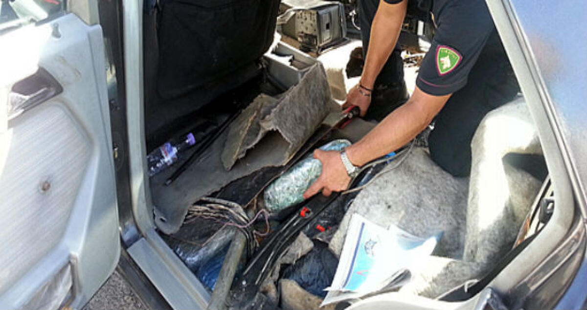 Eroina e cocaina piazzate in città, cinque sott'accusa: la droga si "muoveva" insieme agli indagati - 