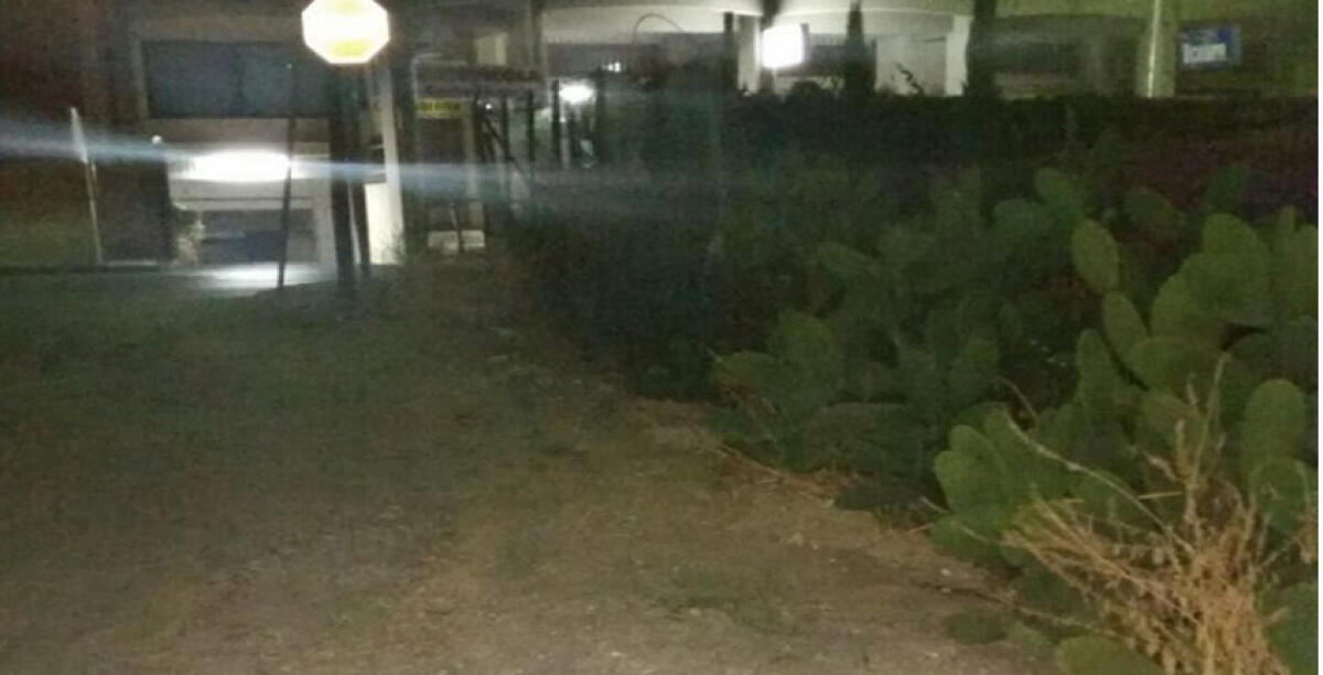 Degrado in via Lo Surdo, donna incappa in una buca e finisce in ospedale - 