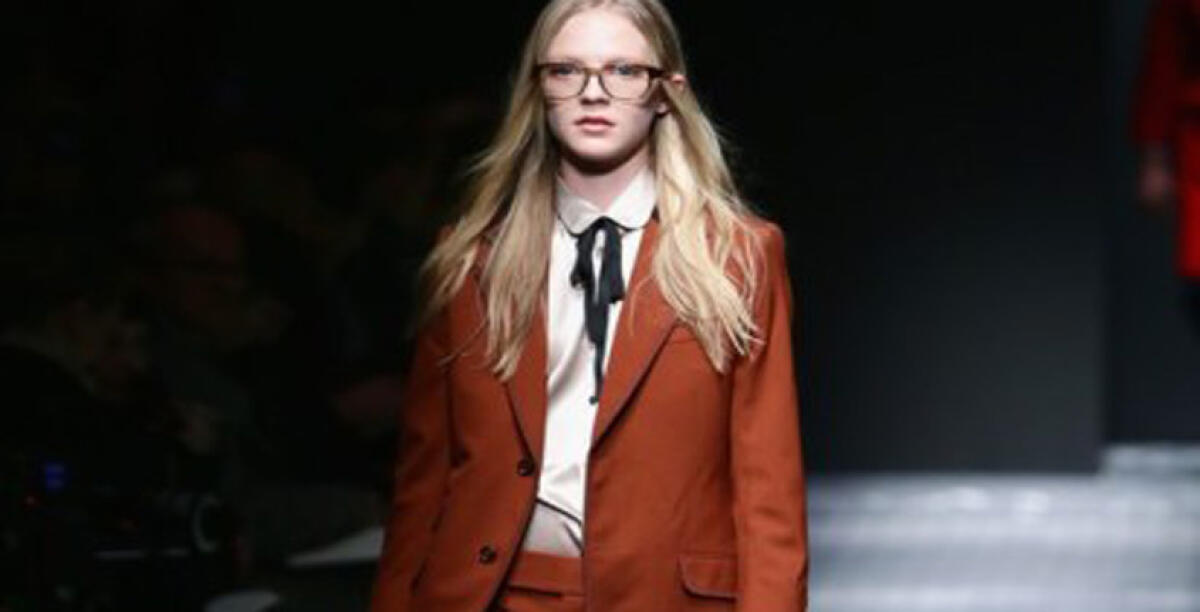 Gucci oltre il «senza genere»: ecco le modelle vestite da uomo - 