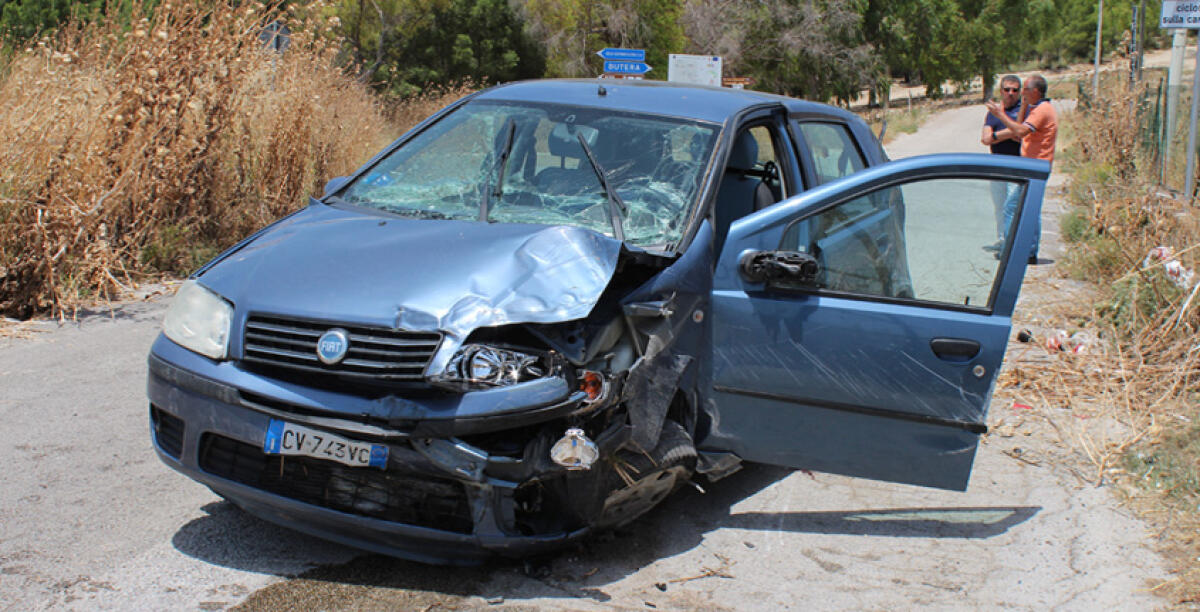 Incidente stradale al bivio Comunelli, tre feriti due dei quali trasferiti con l'elisoccorso a Caltanissetta -