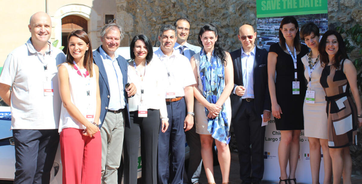Tre stazioni di ricarica e dieci mezzi elettrici: la città diventa "green" con Port Pvev -