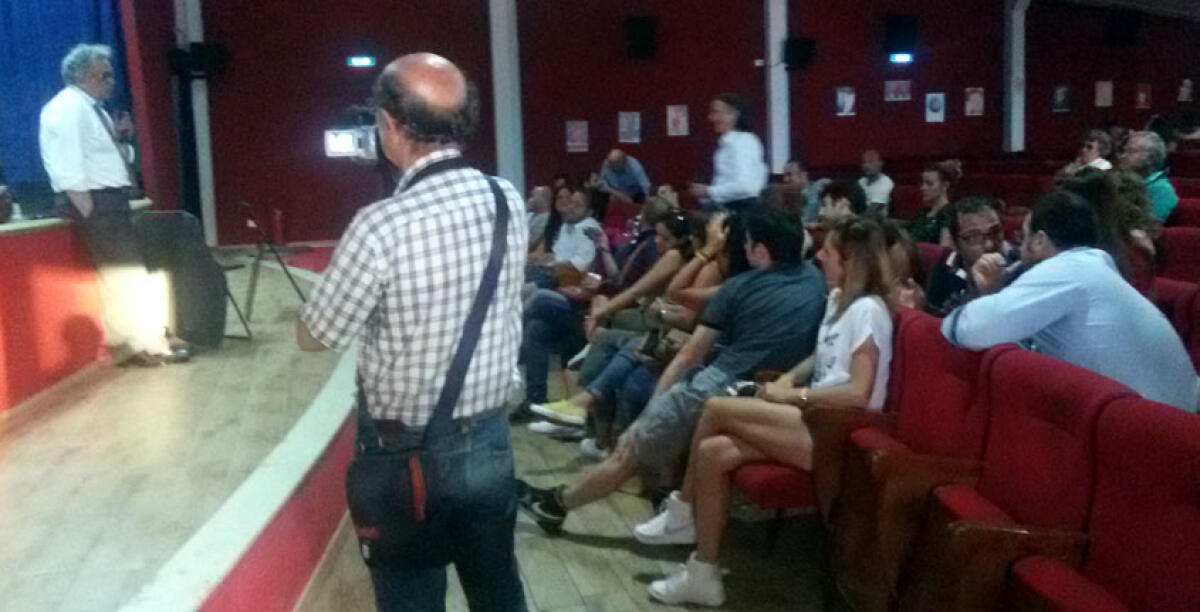 Salinitro incontra gli artisti: "Solo 5000 euro in bilancio ma non faremo pagare Siae  e service" - 