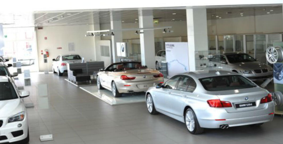 Incursione nell'officina Bmw del gruppo Zagarini, danni per almeno 10 mila euro: colpite due auto - 