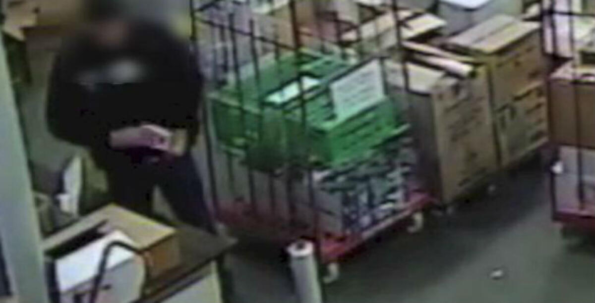 Preso di mira un magazzino in via Madonna del Rosario, ritorna in libertà uno degli arrestati - Immagini di repertorio