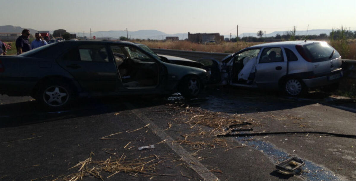 Terribile schianto sulla Gela-Catania, morto un settantacinquenne: gravi tre giovanissimi - 