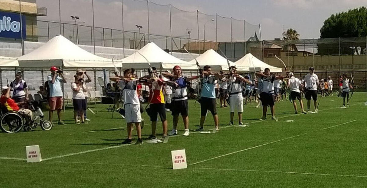 Festa allo stadio Presti, cento arcieri al campionato regionale di tiro con l'arco - 