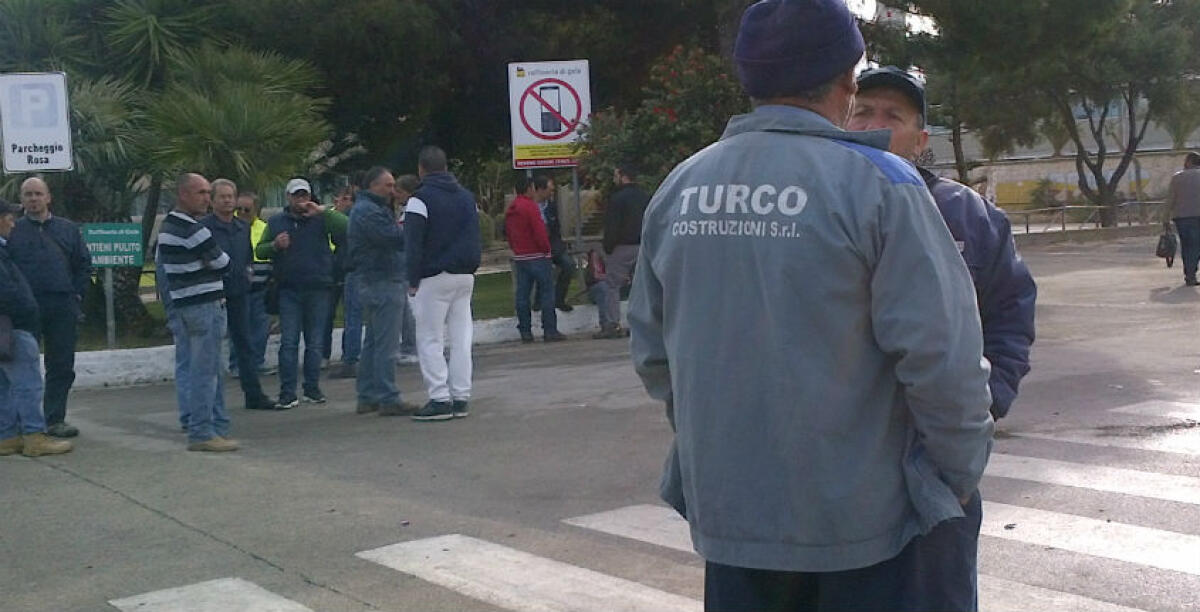 L'accordo è fermo al palo, nel caso Eni sindacati e Confindustria uniti: "Le istituzioni intervengano subito" - 