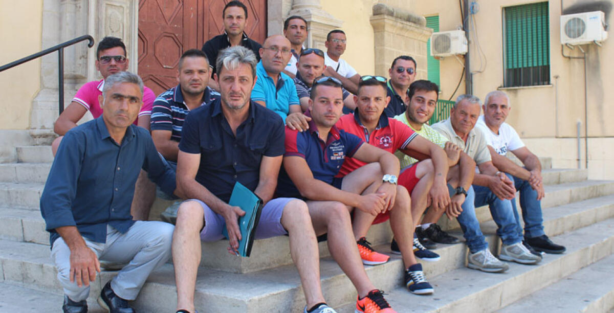 La Tekra licenzia 50 operatori e scatta la protesta, il sindaco: "Costi aggiuntivi per 6 milioni" -