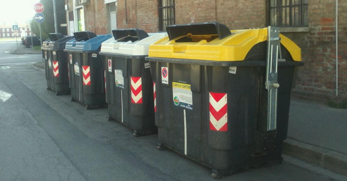 Si torna ai cassonetti, il sindaco intima alla Tekra la collocazione di mille contenitori r.d. - 