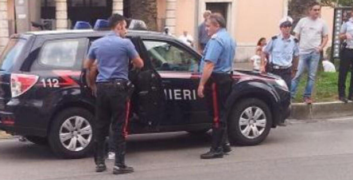 Colpi proibiti tra le palazzine popolari di Scavone, spunta un coltello: ferito un uomo - 