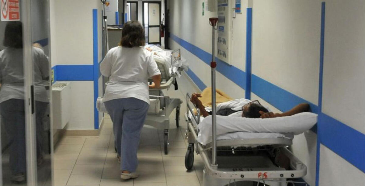 "Dobbiamo entrare!", in due cercano di aggredire un vigilantes al pronto soccorso - 
