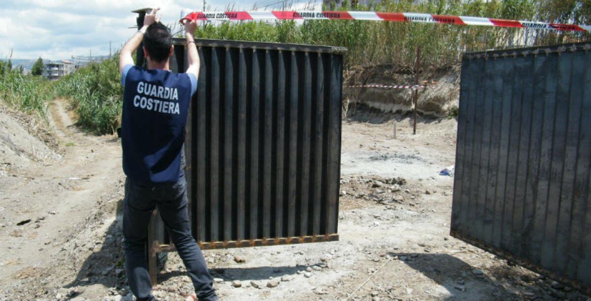 Materiale di risulta stoccato in un'area demaniale, scatta il sequestro tra le vie di Manfria - 