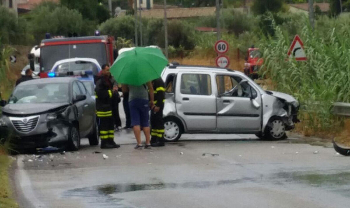 Piove da stamattina e la Gela-Manfria torna a rischio, tre incidenti in poche ore - 