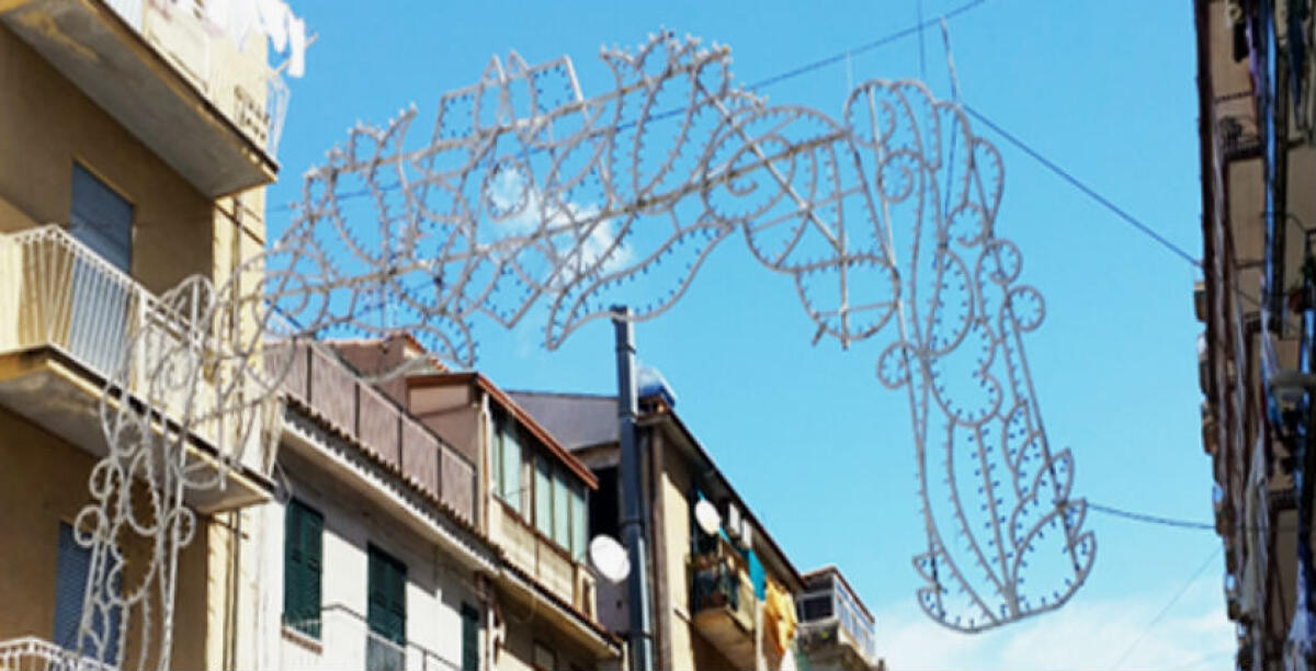 Luminarie per le feste religose e cimiteri, l'"appetito" dei clan: definitiva l'assoluzione di due imprendtori - 