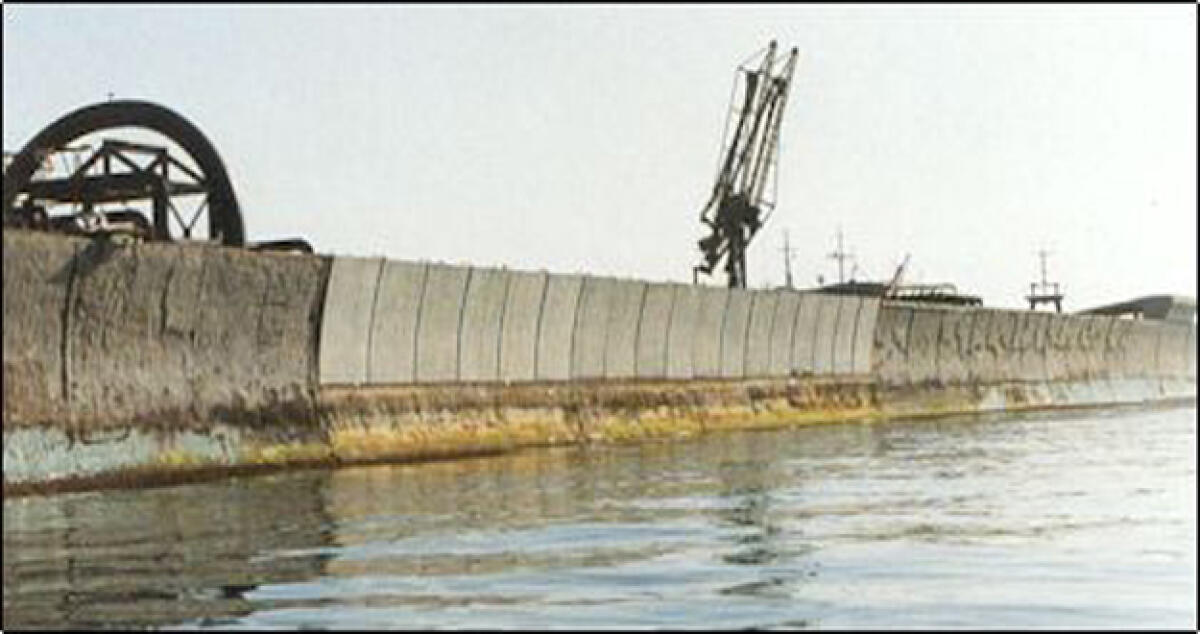 Poco traffico al porto isola, rinnovati i contratti di solidarietà per i guardiafuochi - 