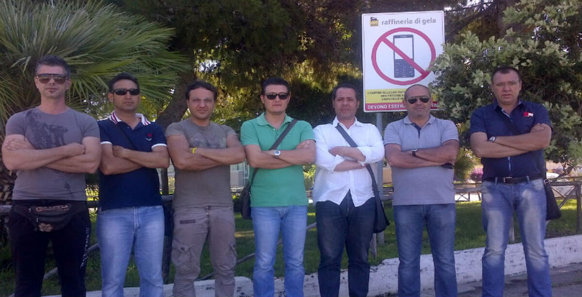 Presidio di ferragosto per gli operai della Nuova X Gamma, l'azienda pronta a pagare gli stipendi - 