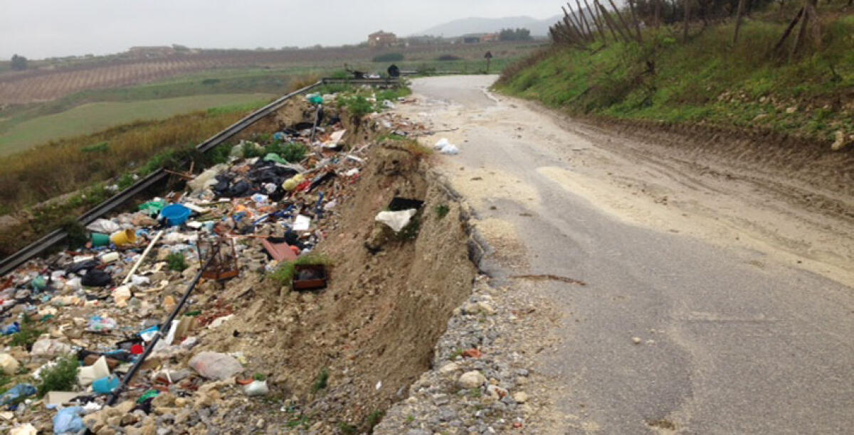 Venti chilometri di frane e degrado, benvenuti sulla sp 8 Gela-Butera - 
