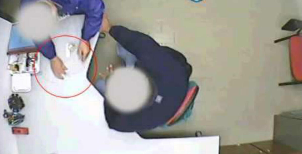 Soldi per distruggere un verbale, accusati due dipendenti della provincia: respinto il ricorso - 