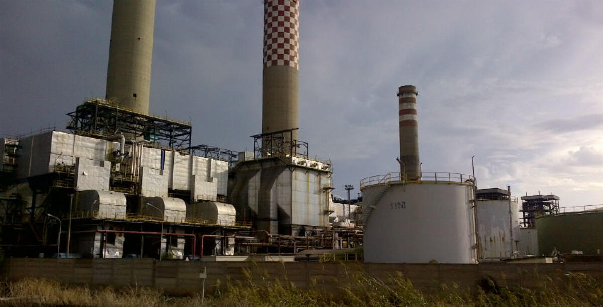 La crisi si supera con le aree dismesse di raffineria: "Un bando per le aziende che vogliano investire" - 