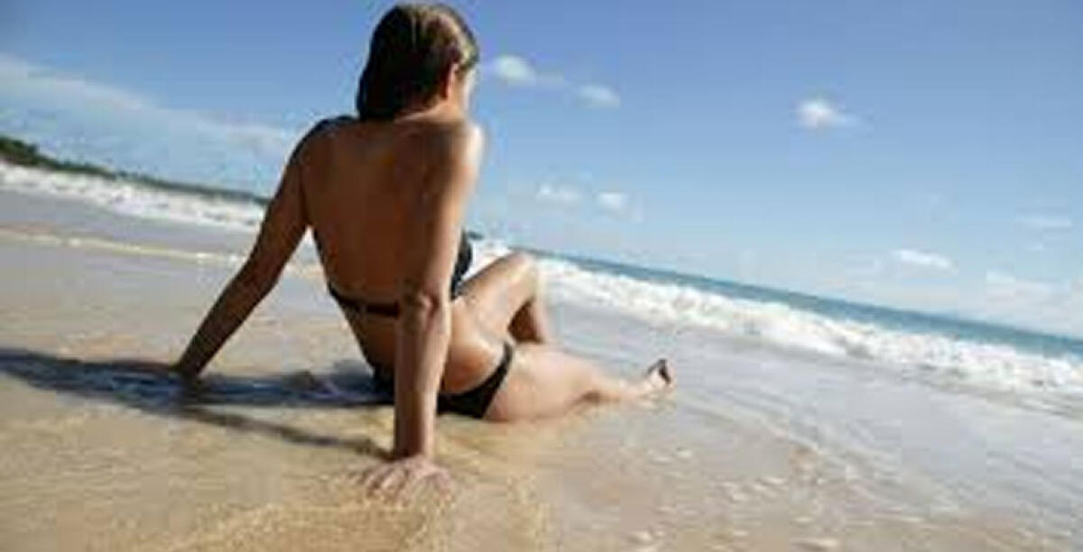 Molestata e aggredita in spiaggia, ventiseienne vittima dell'ossessione di un uomo - 