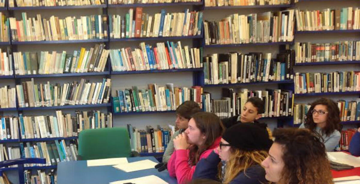 Gela come Monza, la biblioteca comunale aperta gratuitamente per laboratori culturali e professionali - 