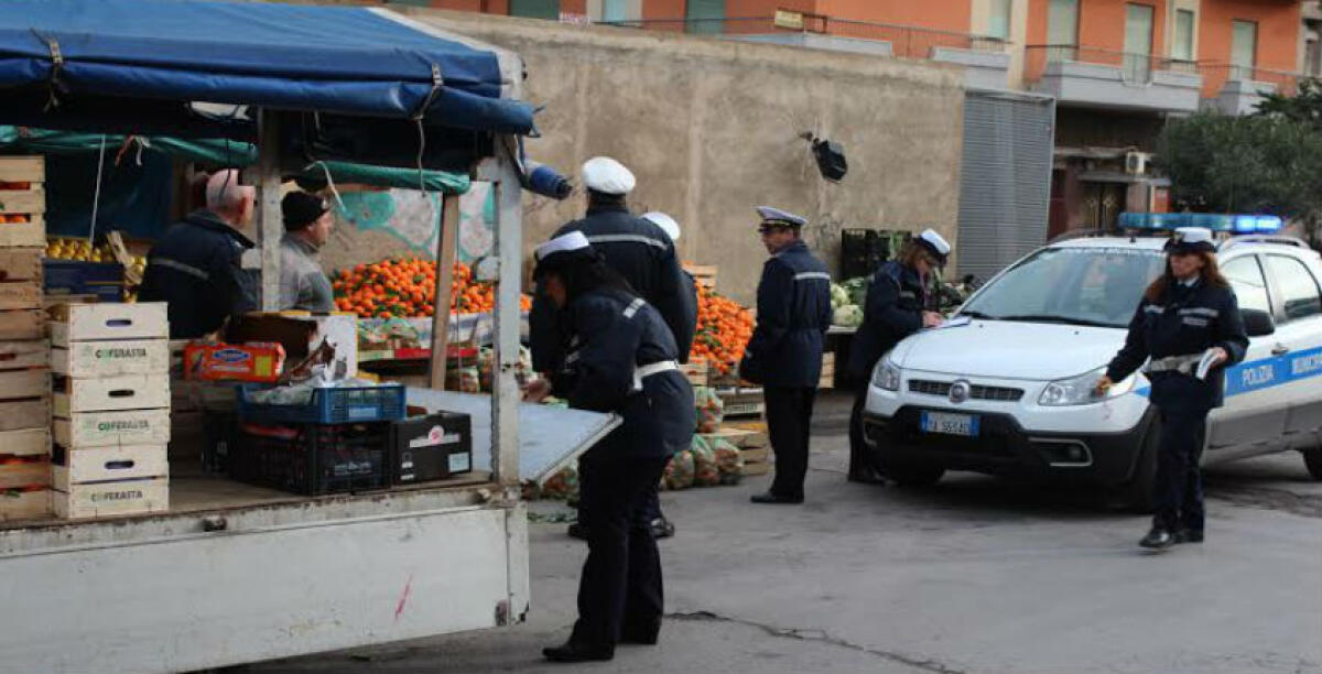 Aggredito il comandante della polizia municipale, sei mesi ad una donna che dovrà risarcire i danni -