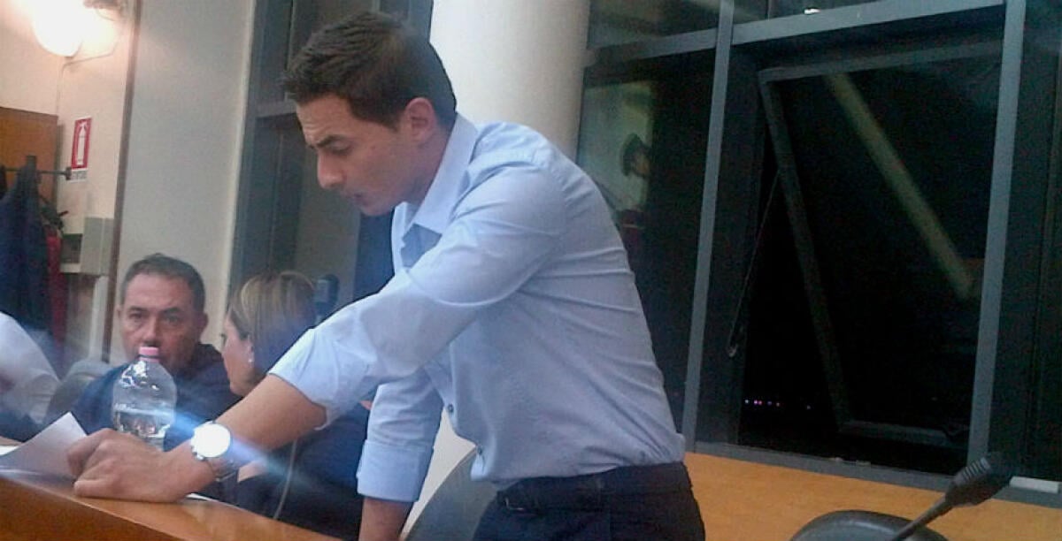 Indennità e gettoni di presenza da tagliare, il consiglio "bussa" alla giunta e poi cade il numero legale - 