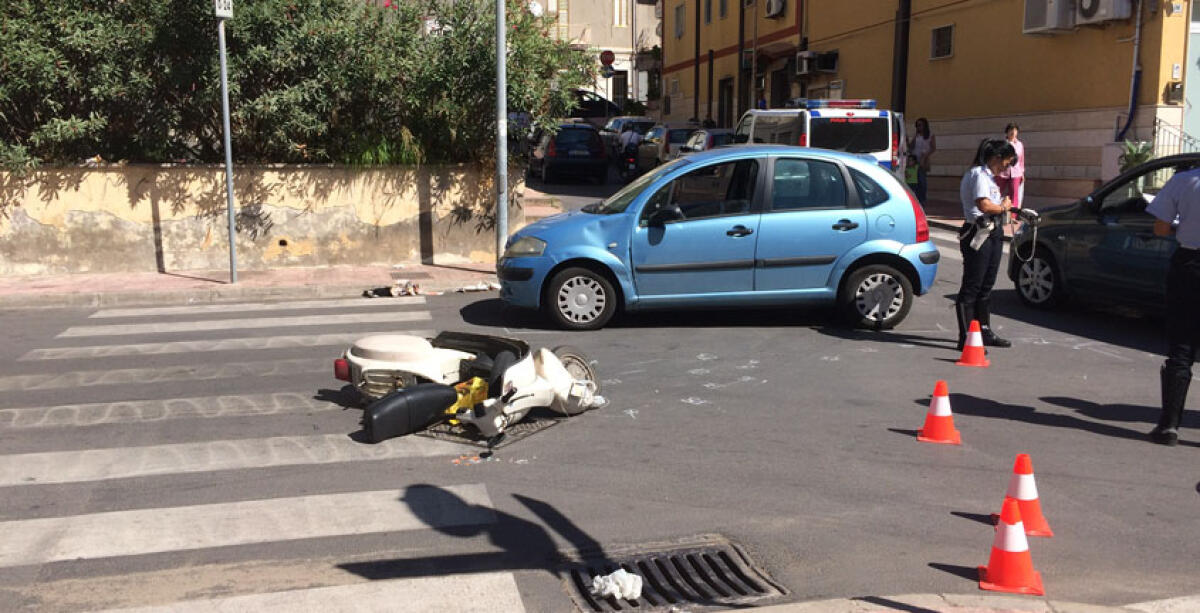 Incidente in via Morselli, pensionato ferito in uno scontro tra una vespa ed un'auto - 