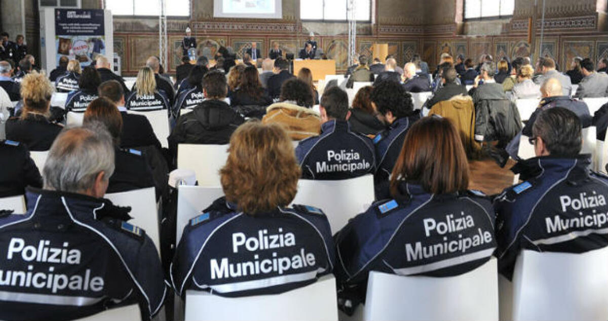 Tenente aggredito da un superiore finisce in ospedale, diverbio all'interno del comando di Polizia municipale - 