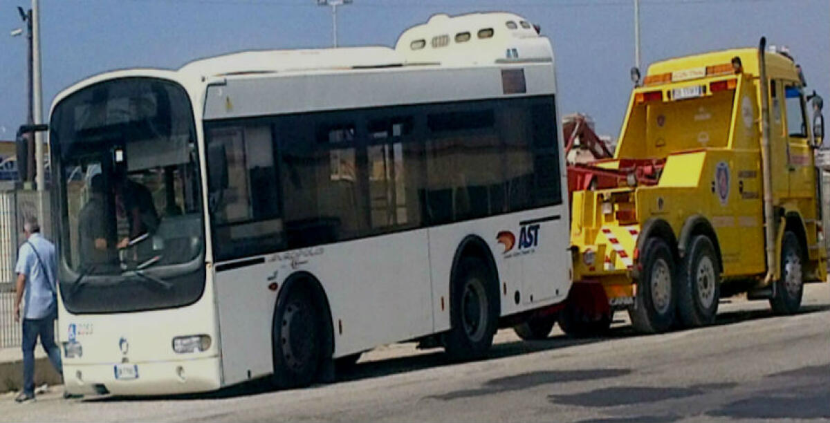 Guasti ai bus e tratte a singhiozzo, l'assessore convoca i vertici dell'Ast: luce sui bilanci - 