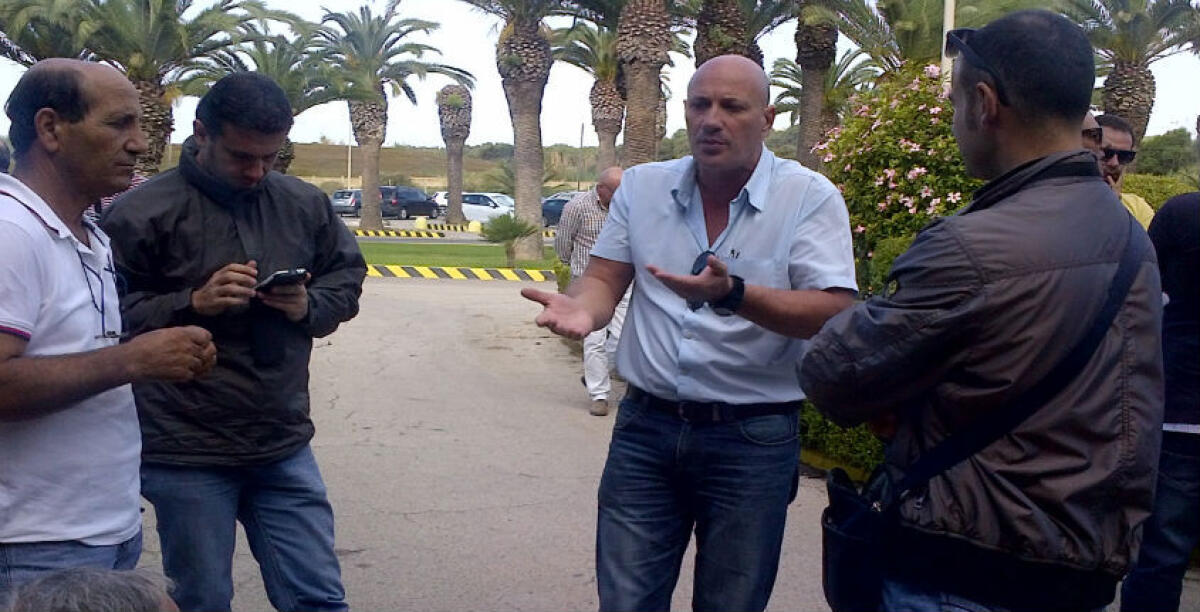 I lavoratori della Sudelettra si fermano, sit in davanti gli uffici Eni: contestato il taglio delle indennità - 