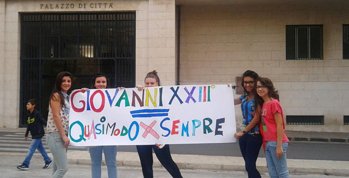 "Non vogliamo andare alla Don Milani", alunni e genitori della Quasimodo in protesta - 