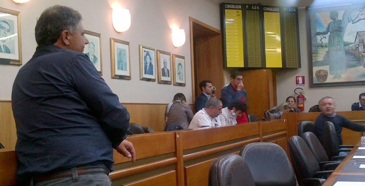 Le commissioni spaccano l'aula, tutti contro tutti: firmato un documento contro il presidente Ascia - 