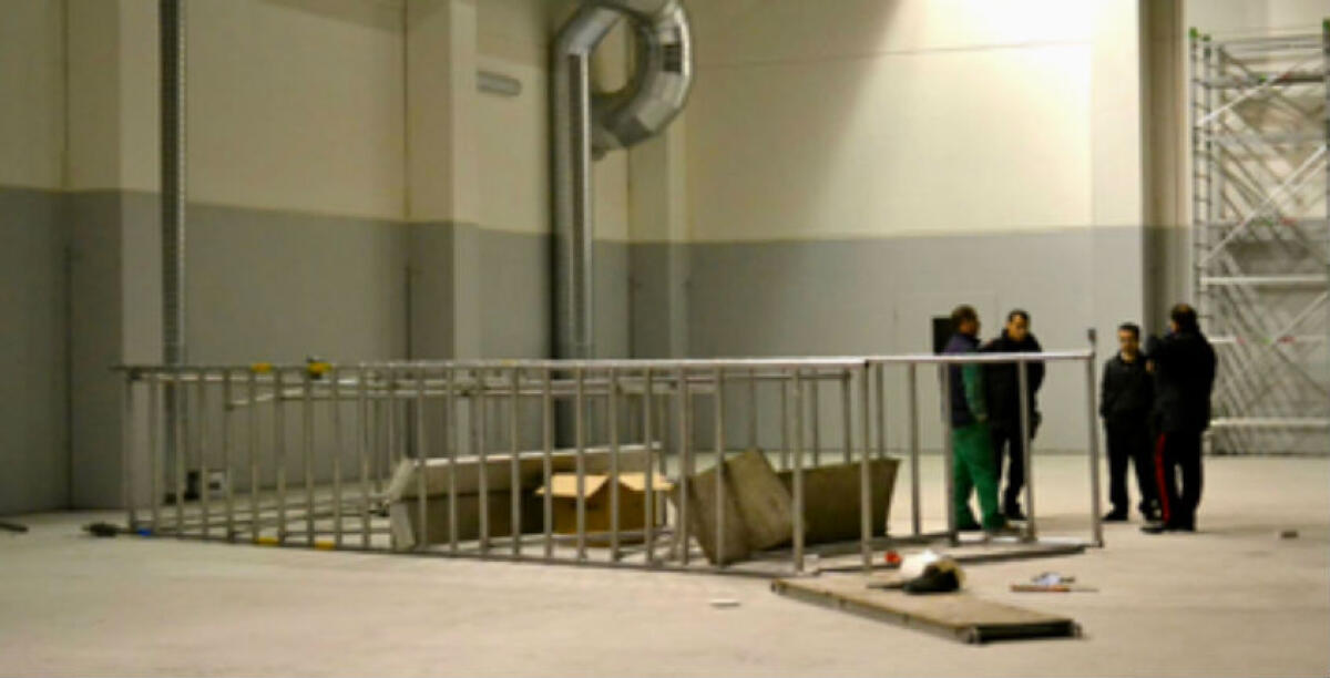 Un volo nel vuoto mentre era su un trabattello, un operaio ferito: tre mesi all'imprenditore Angelo Brunetti - 