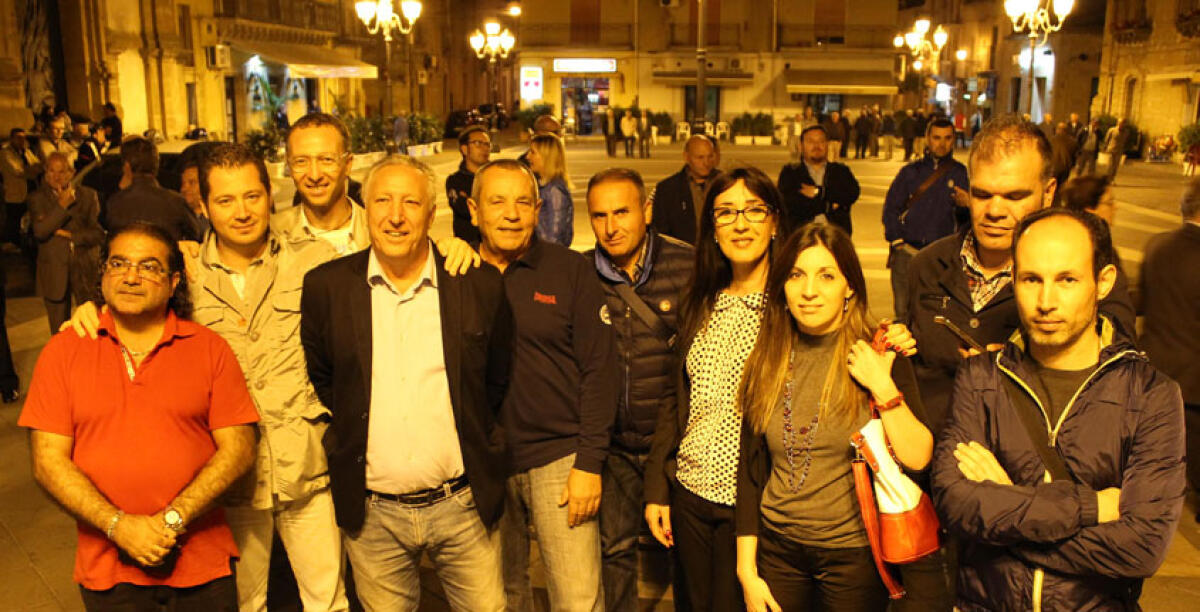 Niscemi verso Catania, ma in piazza la consulta civica esclude il sindaco La Rosa e "Gelensis populus" - 