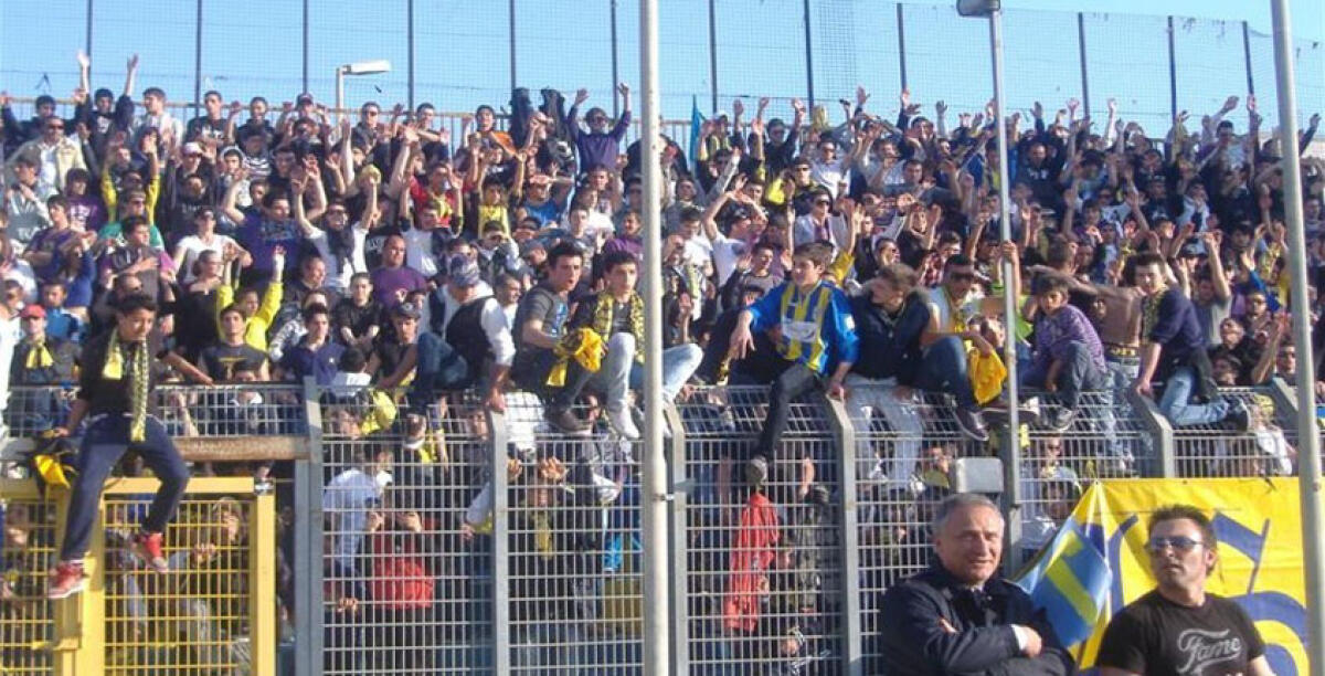 Alta tensione durante Macchitella-Licata finita 2-4, rissa in tribuna tra tifosi - 