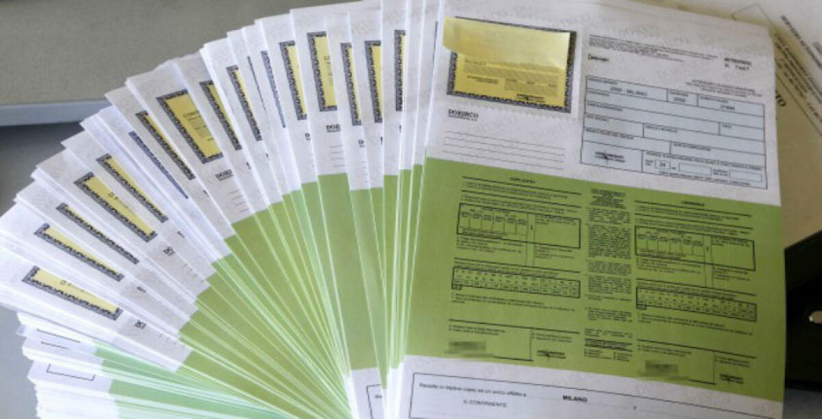 Contrassegni falsi e clienti raggirati, processo ad un assicuratore: denunce dagli ex clienti - 