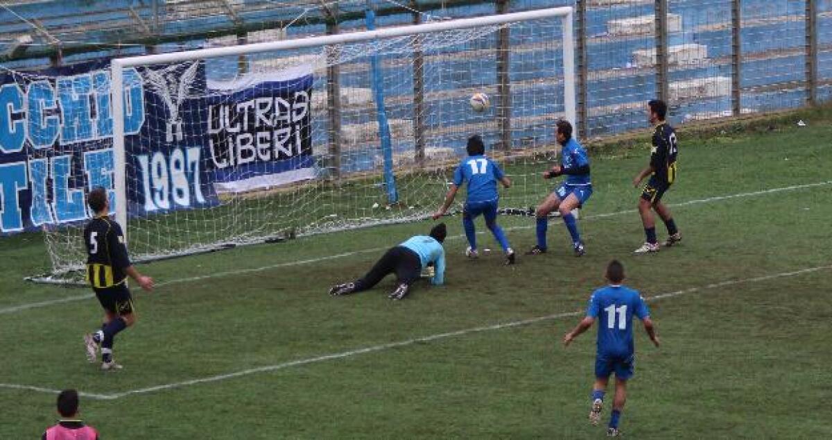 Paga Simone Pardo, esonerato il tecnico dopo il 4-0 di San Cataldo - 