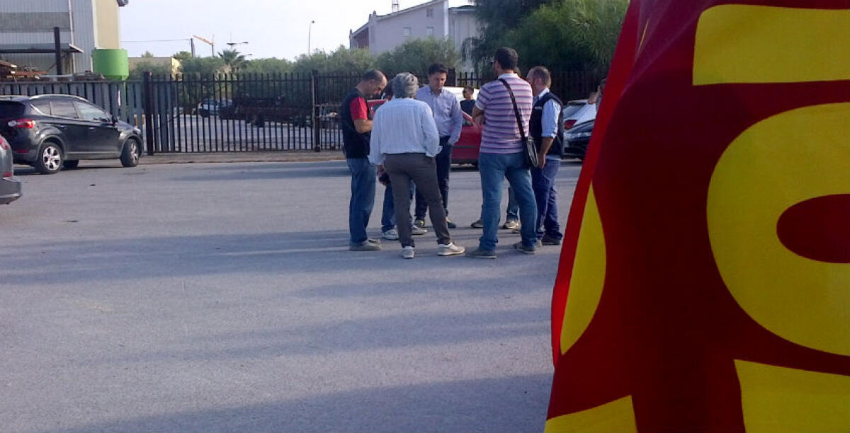 Niente intesa con l'azienda, ferme le attività alla Sudelettra: lavoratori in sciopero - 