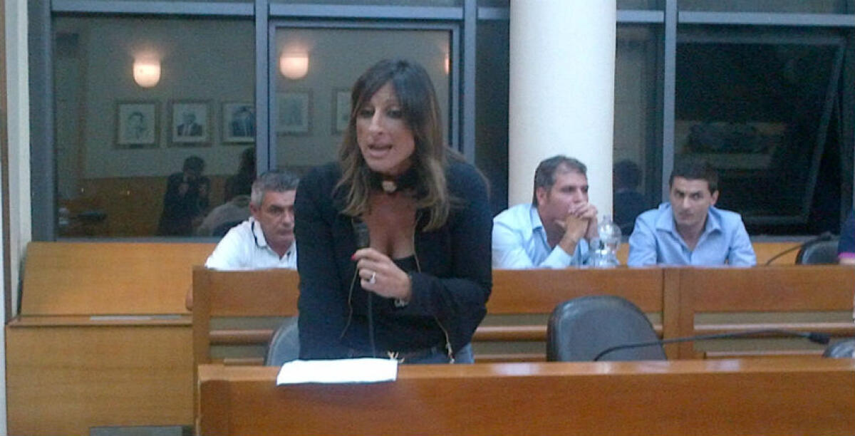 La segretaria del sindaco crea "scompiglio", i 5 Stelle lasciano l'aula: botta e risposta Siragusa-Ventura - 