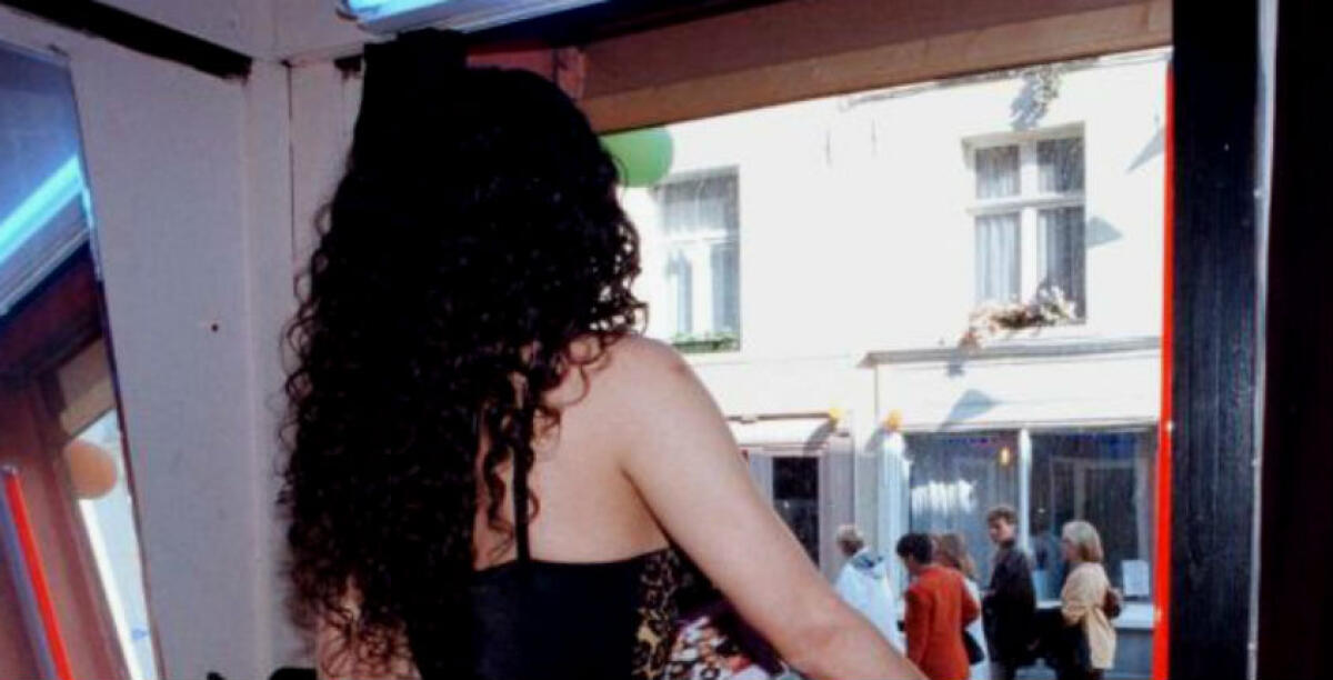 Giovani ragazze romene per incontri sessuali, uno dei presunti sfruttatori è ormai latitante - 