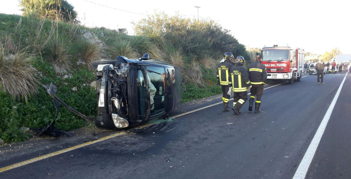 Carambola tra due auto e un autocarro sulla 117 bis, ferito un vigile del fuoco - 